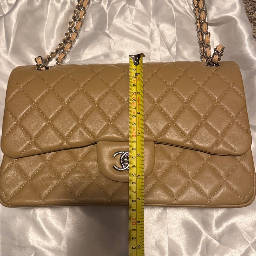 Chic Tan Quilted Leather Shoulder Bag - Picture 11 of 11
